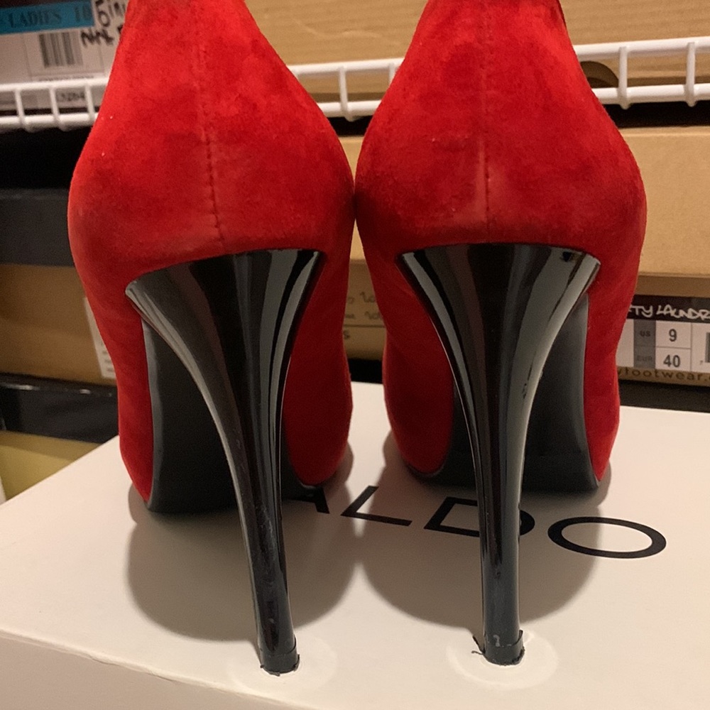 Red Heels - Picture 4 of 4